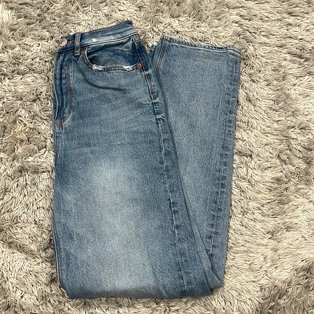 AMERICAN EAGLE SUPER HI-WAISTED BAGGY JEANS